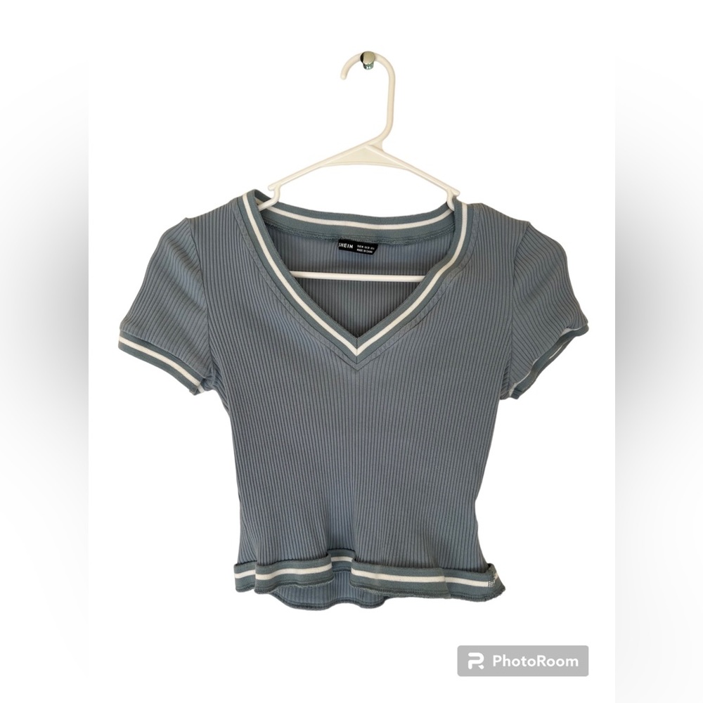 Contrast Striped Rib-knit Crop Tee